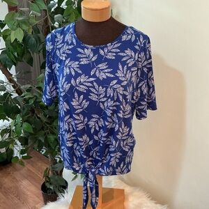 East 5th elbow sleeve crewneck leaf theme tie front blouse Woman’s Med